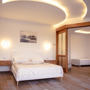 Desk, soundproofing, bed sheets -  Dar Oguz (Hammam Al Agzaz)
