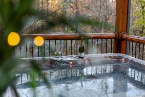 Bañera de hidromasaje privada