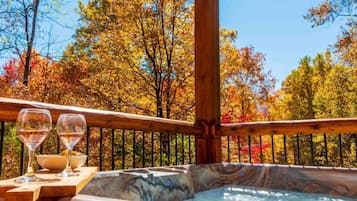 Private spa tub
