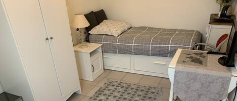 1 soverom, strykejern/-brett, wi-fi og sengetøy