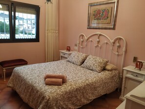 3 bedrooms, iron/ironing board, travel cot, WiFi