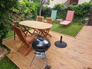 Outdoor dining - The “Cabane des Deux Soeurs”  (Le Bourg-d'Oisans)
