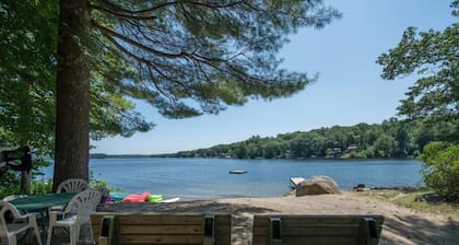 Lakeside Cabin on Beach Pond with Sauna and Beach Access
