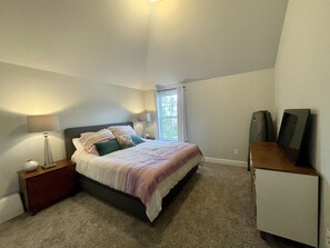 4 bedrooms, desk, iron/ironing board, WiFi - Spacious and relaxing Masters Tournament retreat! (Evans)