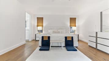 4 bedrooms, desk, iron/ironing board, travel crib