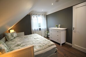 2 bedrooms, iron/ironing board, free WiFi, bed sheets - Enjoy the luxury of our holiday home in Rural Connemara 
  (Camus)