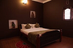 4 bedrooms, WiFi, bed sheets - The Lantern House by Jade

 (Bandappanahalli)