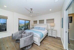 3 室のベッドルーム、アイロン / アイロン台、WiFi (無料)、ベッドシーツ