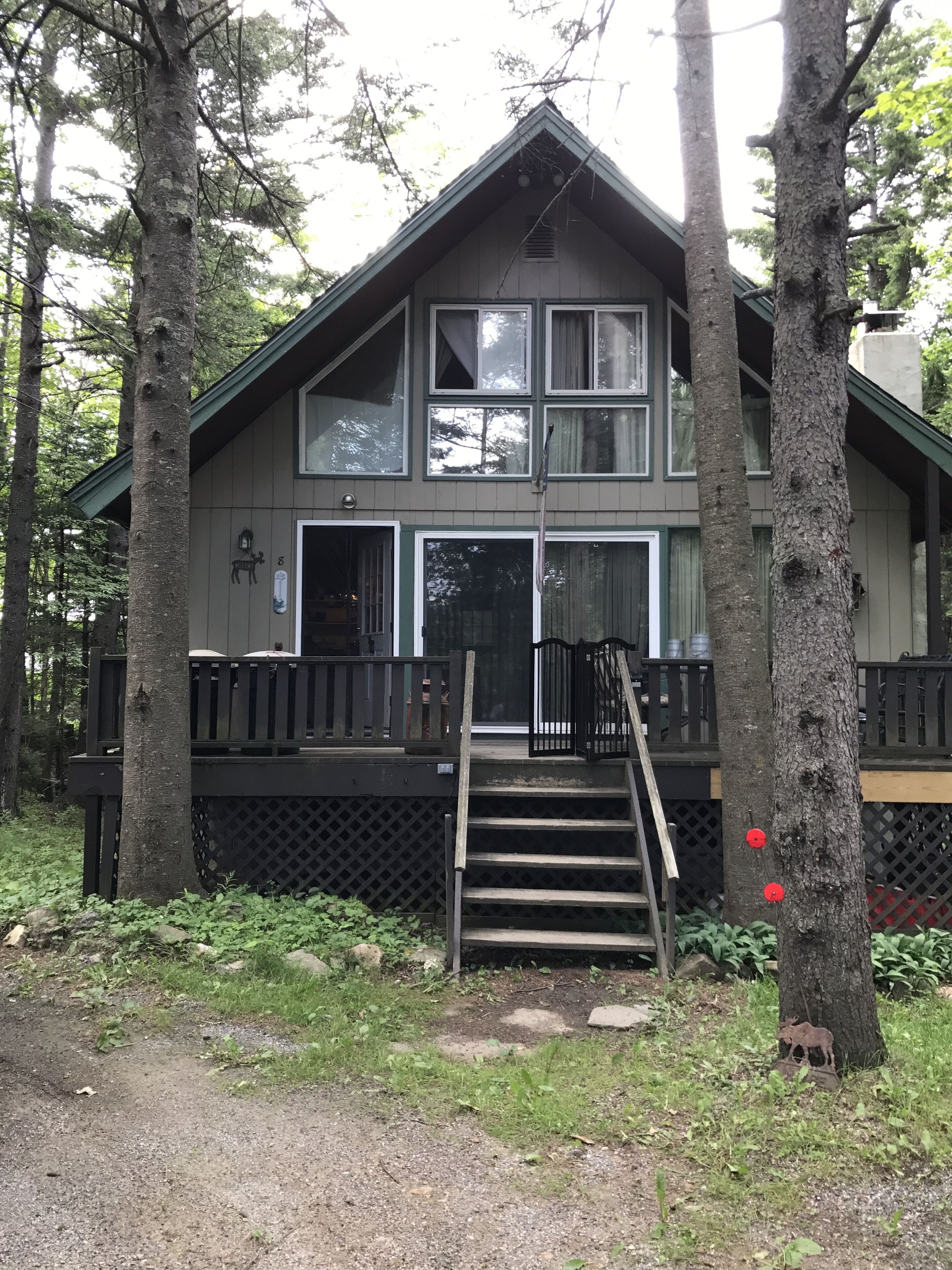 Half mile to Mt Snow in private community within walking distance to ammenities 