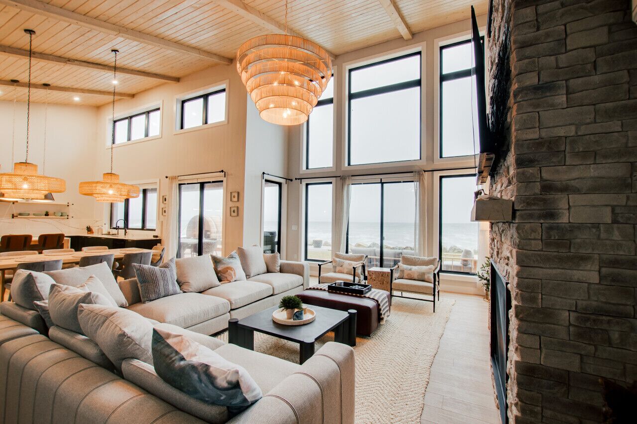 Smart-TV, Kamin, Arbeitsbereiche