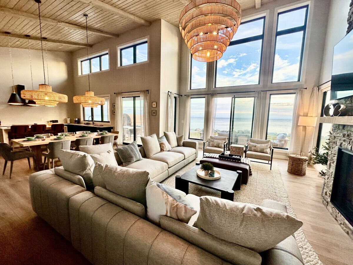 تلفزيون ذكي، مدفأة، مكتب