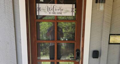 1Bed/1Bath Newly Remodeled Full Kitchen ne ar main street 44 miles from Yosemite