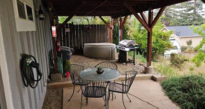 1Bed/1Bath Newly Remodeled Full Kitchen ne ar main street 44 miles from Yosemite