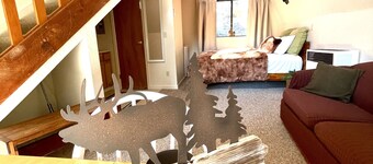 Cozy chalet Lake Tahoe area perfect location for skiing ⛷️ at Sierra Tahoe