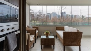 Interior - Departamento a pasos de principales mall, y sector gastronomico. (Las Condes)