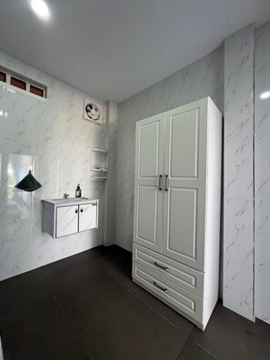 Bathroom - ThmorDa Resort (Koh Rong Sanloem)