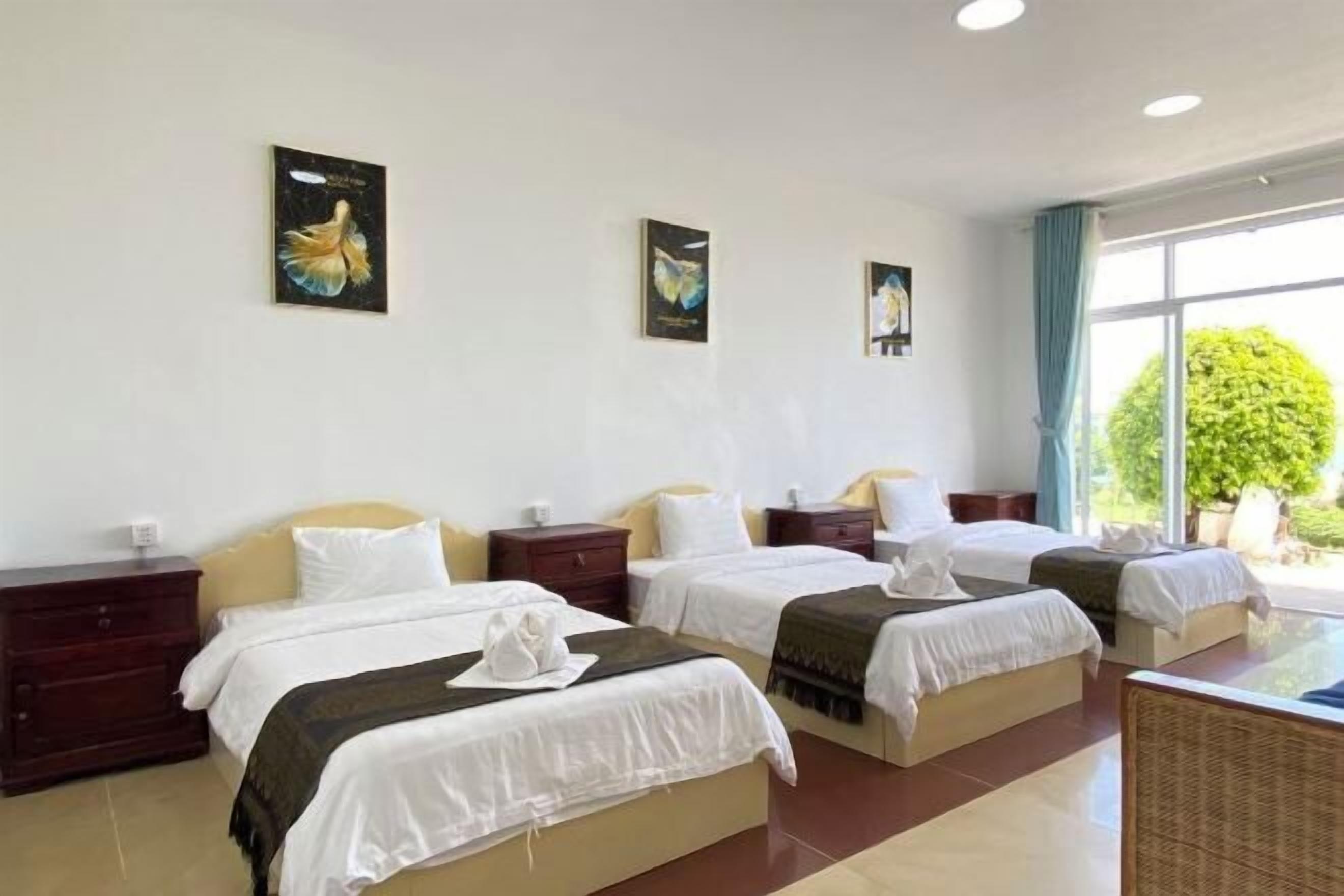 In-room safe, desk, free WiFi, bed sheets