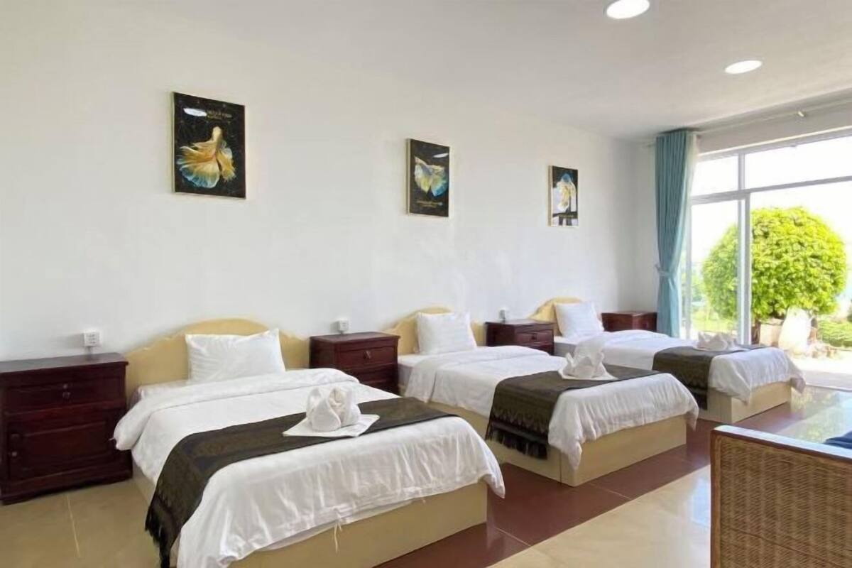 1 bedroom, in-room safe, desk, free WiFi