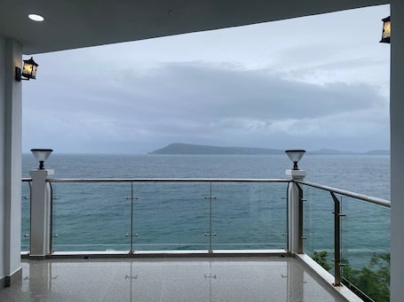 Elite Double Room, 1 King Bed, Sea View | Terrace/patio