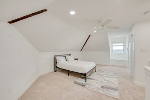 2 bedrooms, Internet, bed sheets