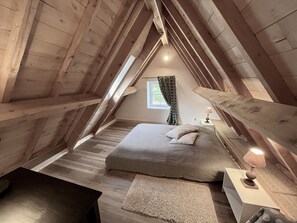 4 slaapkamers, een bureau, een strijkplank/strijkijzer, gratis wifi