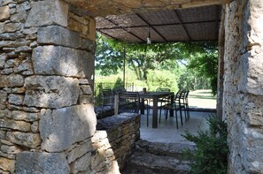 Outdoor dining - Périgourdine house Private swimming pool Near Sarlat and the Lascaux Caves (Coly-Saint-Amand)