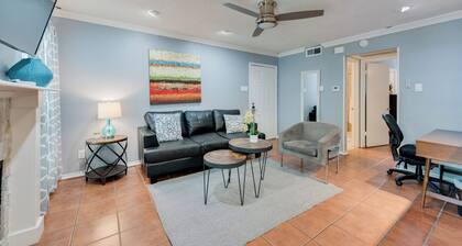 I04 – Chic 1BD Condo | HWY161/183 | DFW South