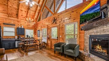 Cabaña familiar | Área de sala de estar | Televisión de pantalla plana y reproductor de DVD