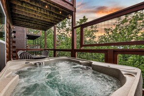 Family Cabin | Private spa tub - Grand Mountain View Lodge By Ghosal Luxury Lodging (Sevierville)