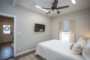2 habitaciones, cuna de viaje, wifi gratis y ropa de cama