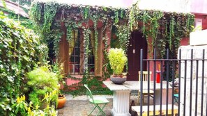 Outdoor dining - Suíte Sonhos: Uma Suíte Para Relaxamento Profundo (Cocaia Ilhabela)