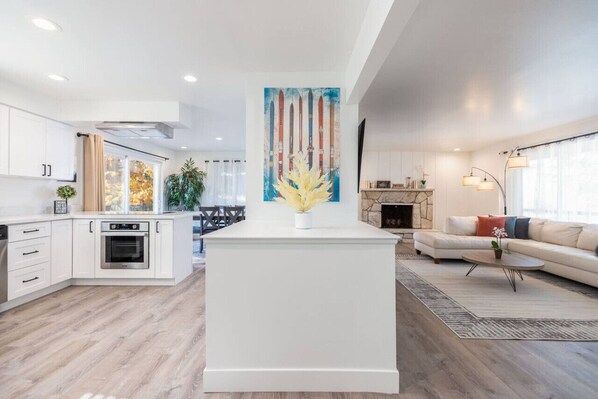 Interior - Prvt Hot Tub, Close to Resorts! (Cottonwood Heights)