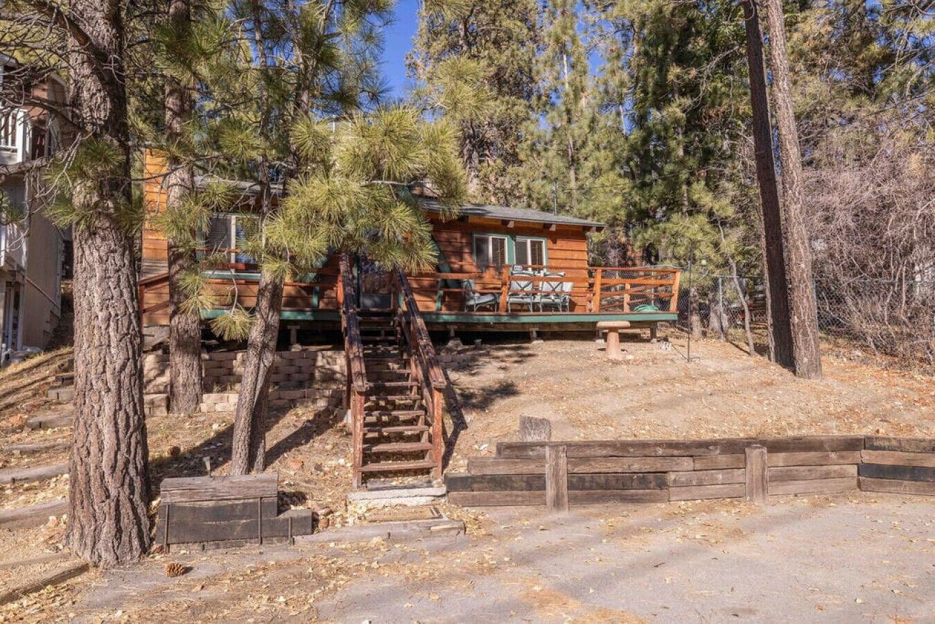 Donut Chalet with spa, BBQ grill, and firepit