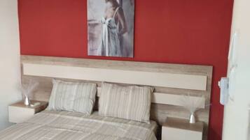 1 Schlafzimmer, schallisolierte Zimmer, Bügeleisen/Bügelbrett