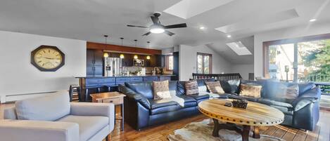 智能电视、壁炉