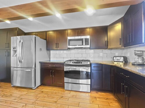 Private Hot Tub, Beautiful Views, 208 Tenderfoot