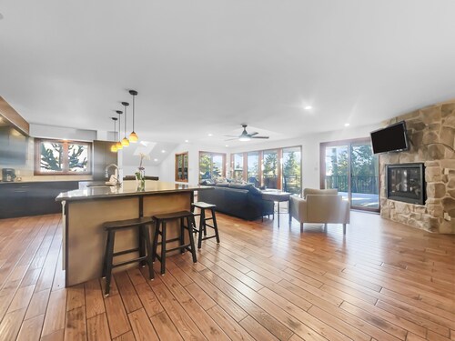 Private Hot Tub, Beautiful Views, 208 Tenderfoot