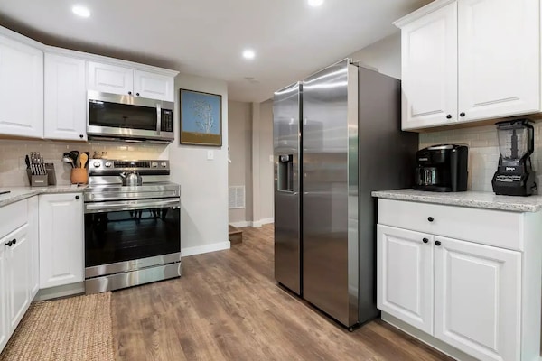 Refrigerador, microondas, horno, placa de cocina