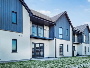 Exterior - 2 bedroom accommodation in Dornoch (Dornoch)