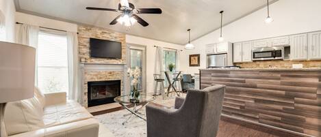 Smart TV, fireplace