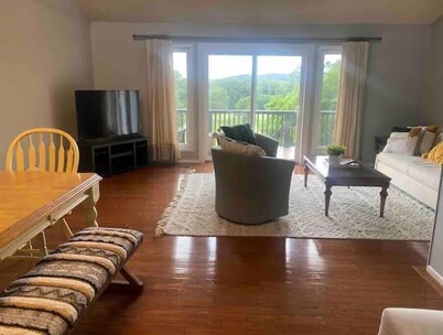 Backdoor Golf course 2 Bedroom Condo