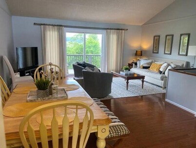 Backdoor Golf course 2 Bedroom Condo