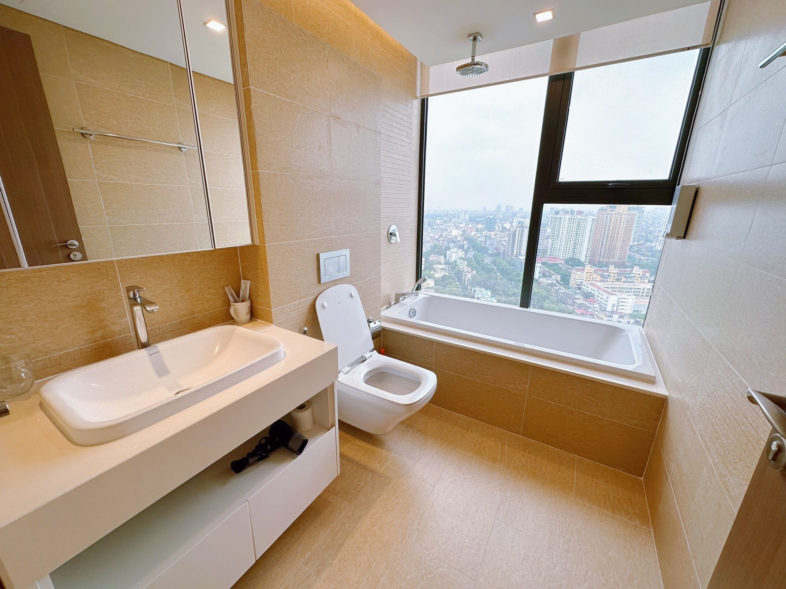 Luxury Apartment | Bathroom