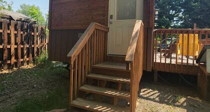 Rocky Mountain Bunkhouse – A Cozy, Riverside Escape in Lyons, CO