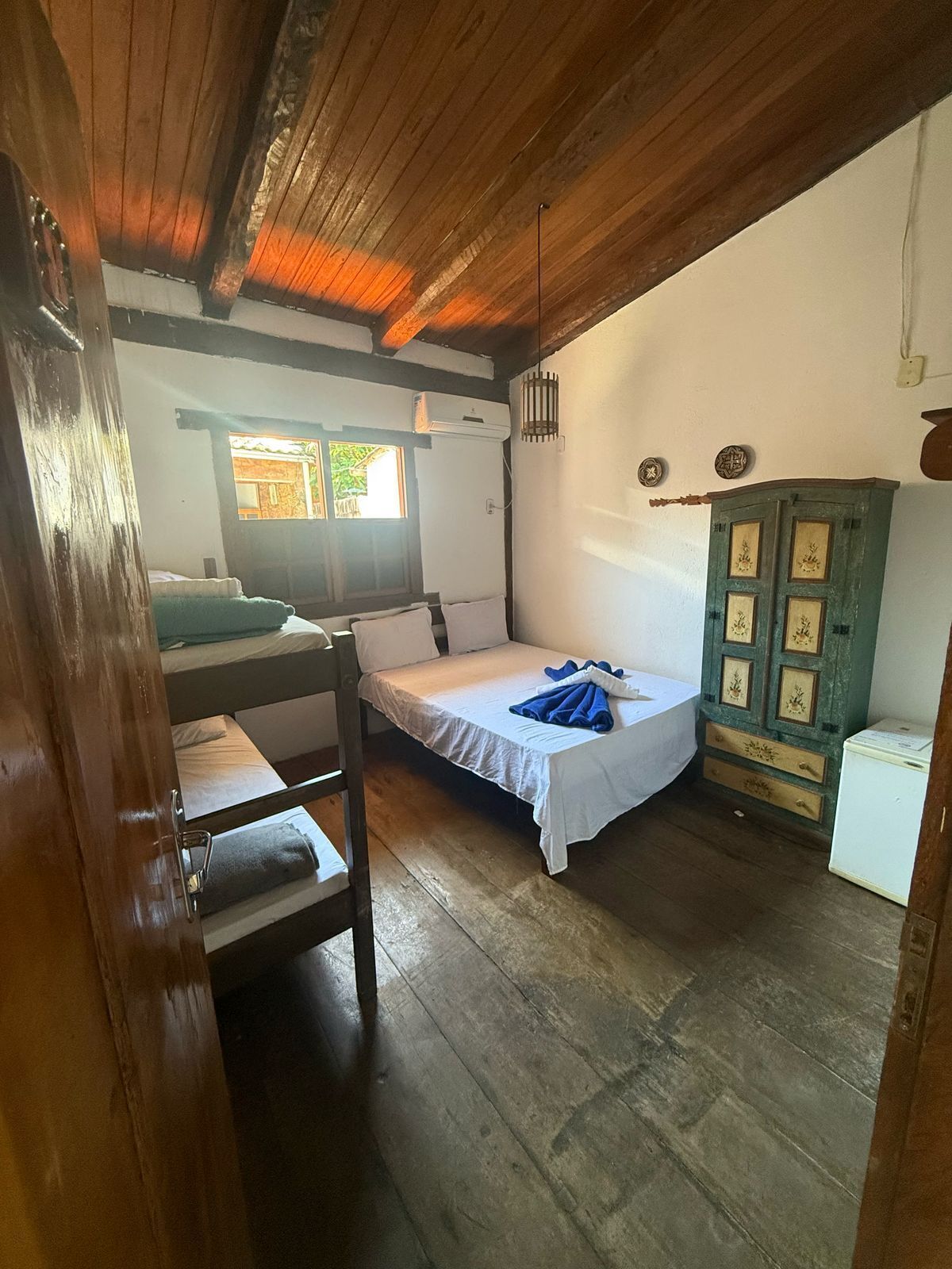 Standard Quadruple Room | Soundproofing, free WiFi, bed sheets