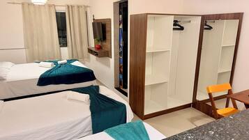 Estúdio superior, vista para a cidade | Quartos à prova de som, Wi-Fi de cortesia, roupa de cama