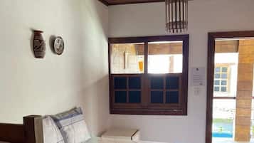 Soundproofing, free WiFi, bed sheets