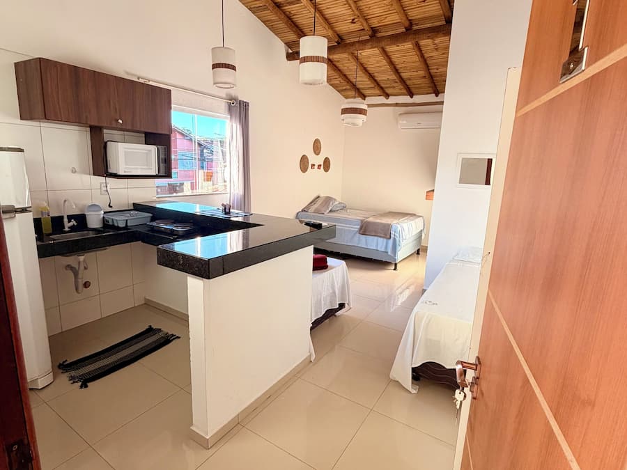 Estudi tradicional, frigorífic i microones, vistes a la ciutat | Habitacions insonoritzades, wifi gratuïta i roba de llit