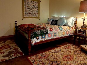 1 bedroom, WiFi, bed sheets - Northwoods Studio Suites minutes from Craftsbury Outdoor Center. Pet friendly! (Craftsbury)