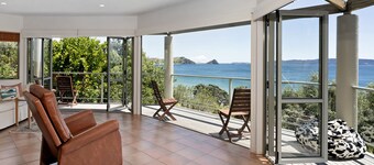 Chuck’s Retreat - Opito Bay Holiday Home